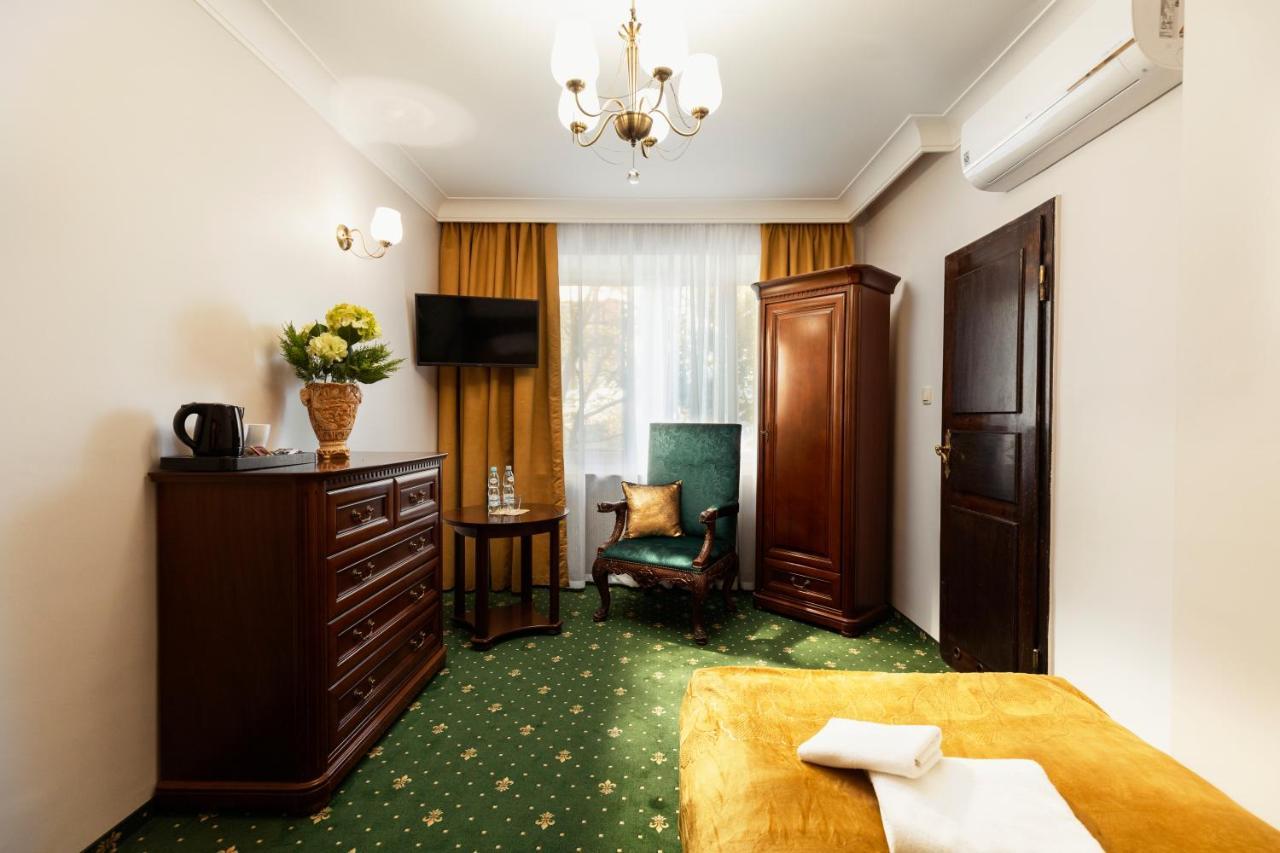 פוזנן Villa Toscania-Check In 24H מראה חיצוני תמונה